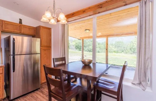 Three Rivers Cabin | Kaweah Riverside Retreat