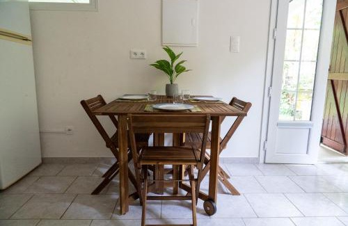 Le Robert Apartment | Kay Canou, rez-de-jardin, calme et nature