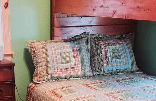 Robbinsville Ski Chalet | Kay's Kabin