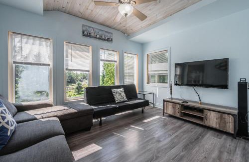 Northern Bruce Peninsula House | Kayak Cove - Tobermory