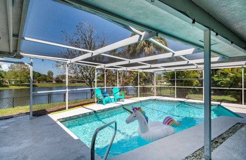Whitfield House | Kayak-Fish-King Bed-Free Htd Pool-Dog Loving & IMG