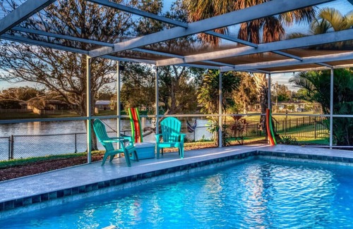 Whitfield House | Kayak-Fish-King Bed-Free Htd Pool-Dog Loving & IMG