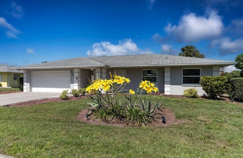 Whitfield House | Kayak-Fish-King Bed-Free Htd Pool-Dog Loving & IMG