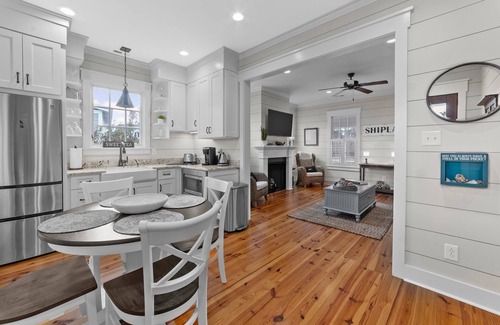 Oriental Cottage | Kayak Reach - Charming two-bedroom in River Dunes