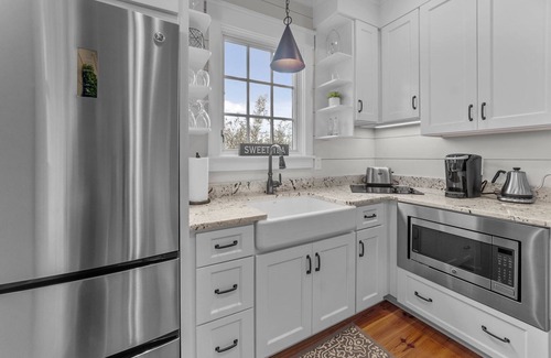 Oriental Cottage | Kayak Reach - Charming two-bedroom in River Dunes