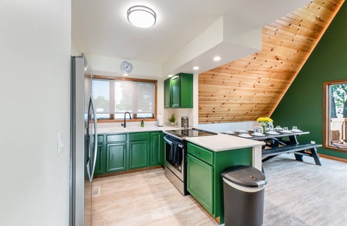 Newville House | Kayaks/Firepit/Games/Grill Your Dream Fall Vacay