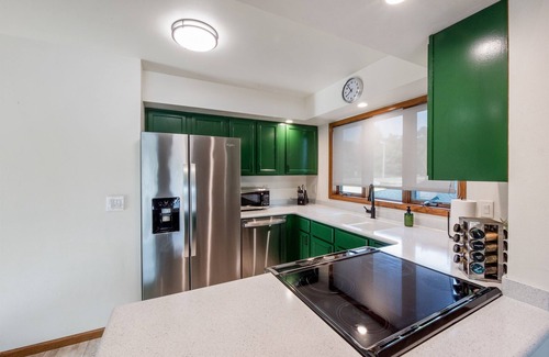 Newville House | Kayaks/Firepit/Games/Grill Your Dream Fall Vacay