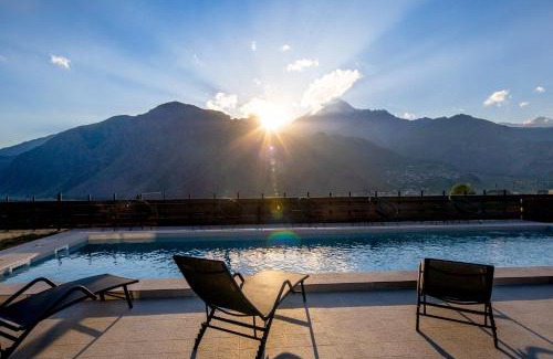 Stepantsminda Apartment | Kazbegi Targmani Cottages