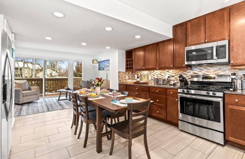 Park Meadows Condo | KBM Resorts | Racquet Club | On Citywide bus route, only 2 miles from Resorts, Next to Rec Center with pool! RCT-42
