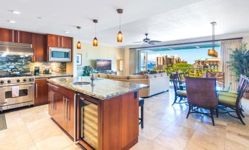 Honokowai Apartment | KBM Resorts Spacious 5-Bedroom Honua Kai Collection Multi Unit Listing Same Floor Ocean Views 2 Free Rental Cars HKH-60309