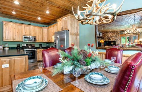 Park City Apartment | KBM Resorts Timber Wolf Lodge Walk to Canyons Cabriolet Fireplace BBQ Aspens Creek Parking TWL-12c