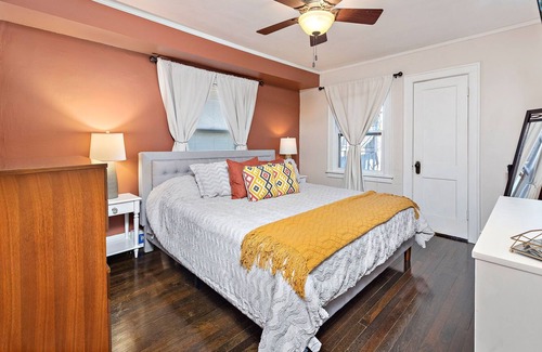 South Kansas City House | KC Charming Brookside Bungalow!