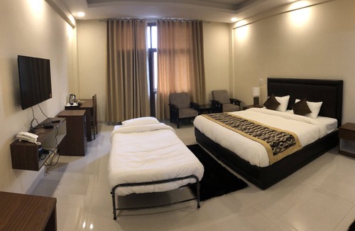 Sat Bari Hotel | KCG Heritage