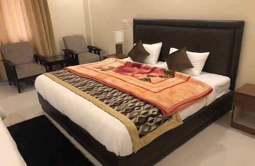 Sat Bari Hotel | KCG Heritage