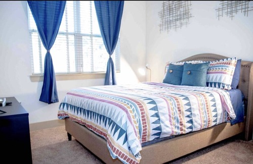 Lindridge-Martin Manor Apartment | KCN VIBEZ! FREE PARKING! PRIME LOCATION