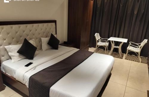 Zirakpur Hotel | kd residency