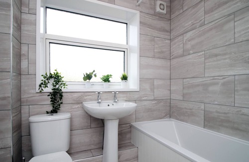 Newport House | Keats Retreat by Tŷ SA