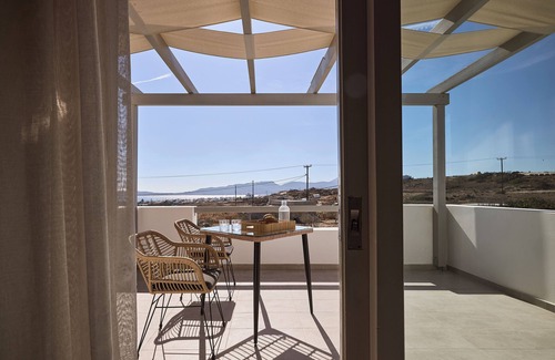 Adamas Apartment | Kedros Milos Suites