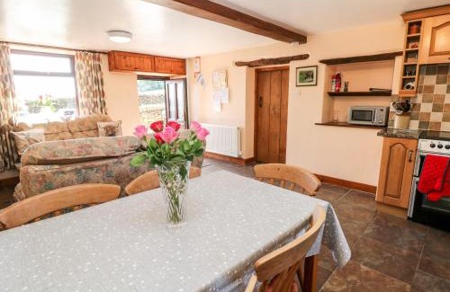High Peak House | Keepers Cottage