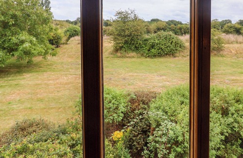 Beccles Cottage | KEIRS COTTAGE, family friendly, with open fire in Beccles