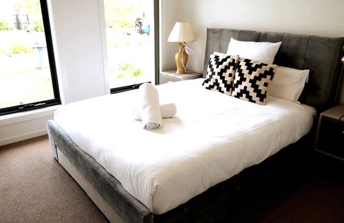 Kellyville House | Kellyville Modern & Stylish House for family &work