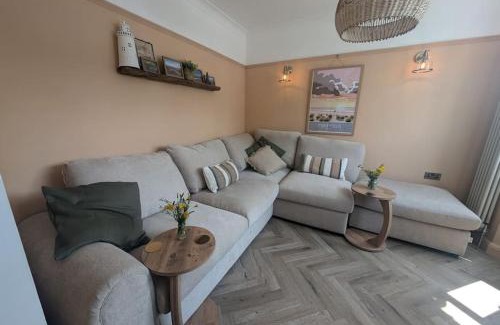 Lowestoft House | Kemp's Kottage