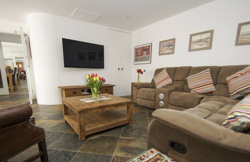 Kemptown House | Kemp Town Mews Parking by Brighton Holiday Lets