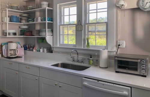 Kennebunk Cottage | Kennebunk Cottage w/Private Beach & Ocean Views!