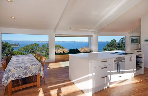 Surfdale House | Kennedy Point Vineyard Estate