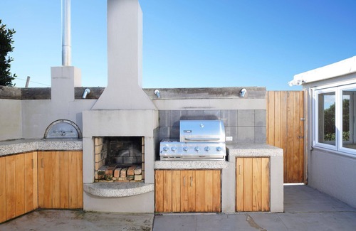 Surfdale House | Kennedy Point Vineyard Estate