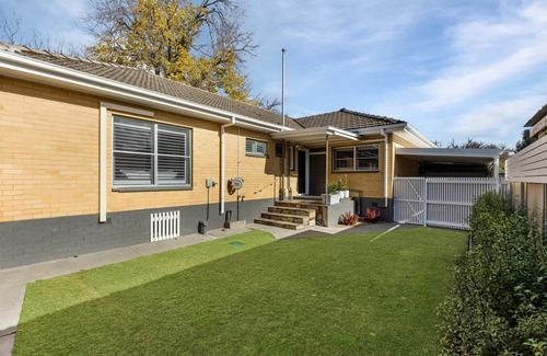 Kennington House | Kennington House, 3BR Home in Bendigo City
