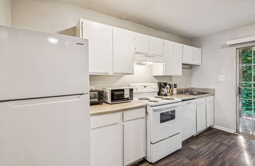 Decatur Apartment | Kenridge Apartments 1705 I 2 Bed 2 Bath