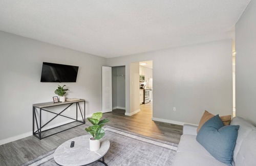 Decatur Apartment | Kenridge Apartments 2045 I 2 Bed 2 Bath