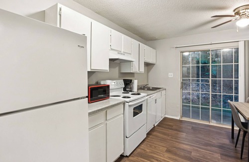 Decatur Apartment | Kenridge Apartments 2615 I Comfy 2 Bed 2 Bath