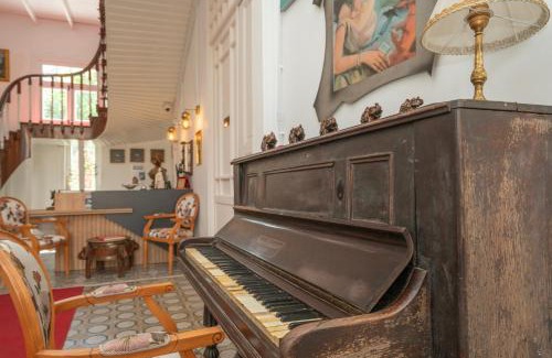 Adalar Hotel | Kensington Prince's Island Historical Mansion