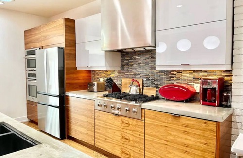 Kensington House | Kensington Retreat: Charming & Eclectic 3BR Haven