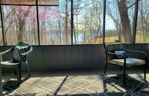 Benton House | Kentucky Lake House, Lakeview property