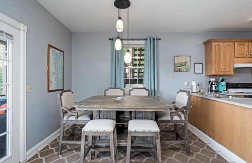 Almo Condo | Kentucky Lakefront Condo with Spectacular View ~ 2 Bedroom, 1 Bath ~ Covered Deck