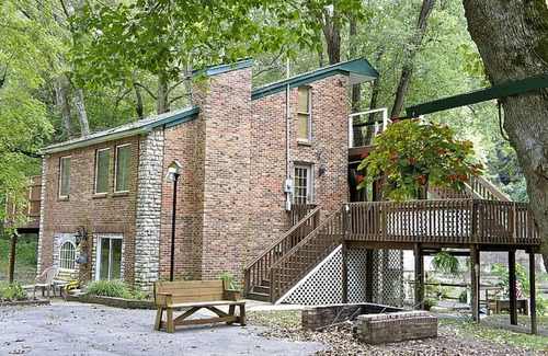 Lexington Cottage | Kentucky River Cottages ~ 3rd Floor Suite ~ On The Bourbon Trail!