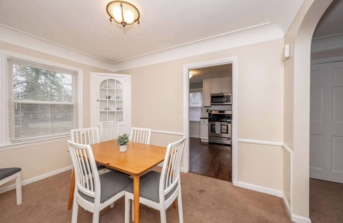 Roselawn Finance Condo | Kenwood Keys 2 Stay for 6!