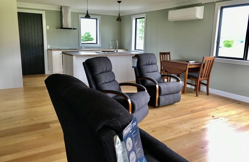 Te Anau Ski Chalet | Kepler Oaks Chalet Takitimu Chalet Slice of Paradise In Fiordland