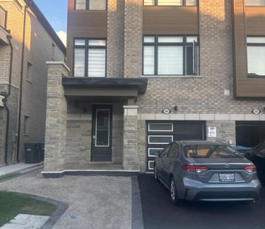 Brampton House | Keppel Circle Lodge