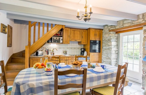 Lampaul-Ploudalmezeau House | Keranna by Interhome