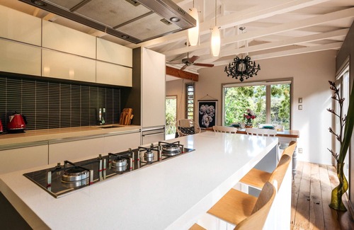 Ostend House | Kereru - Waiheke Holiday Home