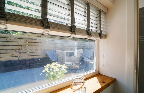 Hayle Ski Chalet | Kernick Sands - 10min walk through the sand dunes to the beach. Private Parking!