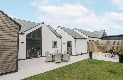 Mylor House | KERREK LODGE, family friendly, with a garden in Mylor Bridge