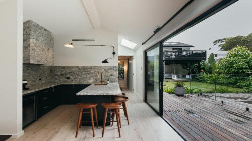 Pearl Beach House | Keshi Cottage