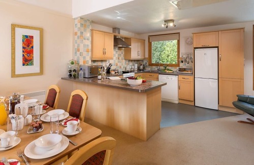 Keswick Cabin | KESWICK BRIDGE HELVELLYN 5, family friendly, with a garden in Keswick