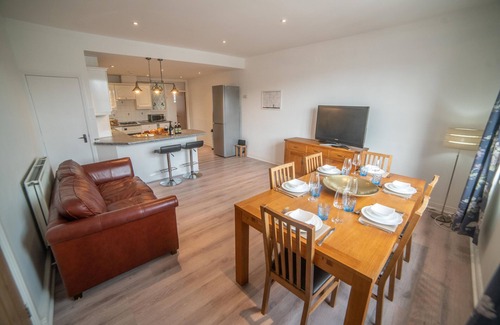 Keswick Apartment | Keswick centre spacious and modern 3 bed apartment plus sofa bed