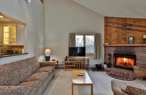 Ludlow Apartment | Kettle Brook A7